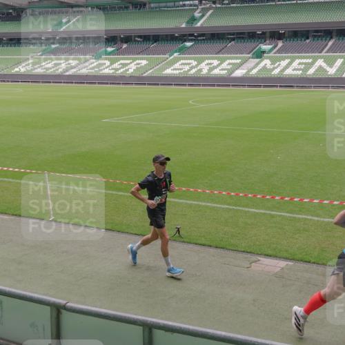 13.09.2026 - 21. swb-Marathon Bremen Michael Burmester http://msf.ph/oto/10306797 13.09.2026 12:28:38 Laufen im Stadion 103, 358, 420, 547, 553, 574, 649, 719, 858, 934, 959, 1161, 1253, 1256, 1352, 1391, 1428, 1525, 1724, 1783, 1917, 2032, 3662, 4264, 149, 447, 814, 968, 1187, 1313, 1544, 2044, 2143 meine-sportfotos.de