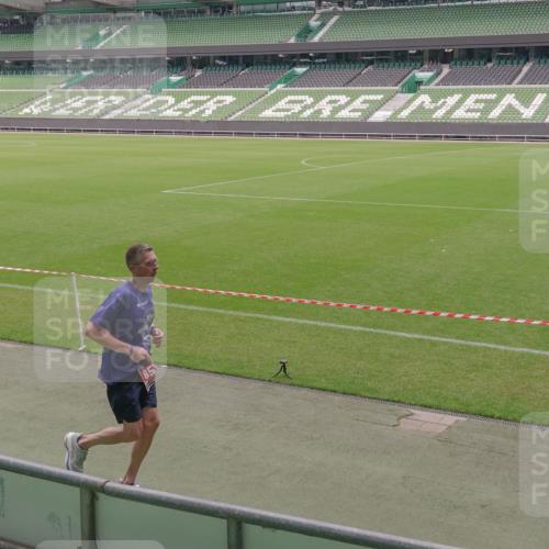 13.09.2026 - 21. swb-Marathon Bremen Michael Burmester http://msf.ph/oto/10306811 13.09.2026 12:29:05 Laufen im Stadion 314, 358, 520, 547, 553, 574, 649, 719, 858, 934, 959, 1161, 1253, 1256, 1391, 1428, 1525, 1724, 1783, 1917, 3662, 4264, 206, 447, 814, 875, 968, 1187, 1313, 1544, 1840, 2044, 2143 meine-sportfotos.de