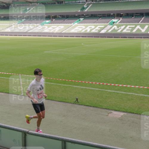 13.09.2026 - 21. swb-Marathon Bremen Michael Burmester http://msf.ph/oto/10306824 13.09.2026 12:29:17 Laufen im Stadion 314, 358, 520, 547, 553, 574, 649, 719, 858, 934, 959, 1161, 1253, 1256, 1391, 1428, 1525, 1724, 1783, 3662, 206, 322, 447, 814, 841, 875, 968, 1187, 1313, 1544, 1840, 2044, 2143 meine-sportfotos.de