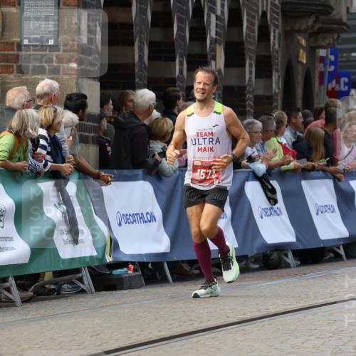 13.09.2026 - 21. swb-Marathon Bremen Strokosch-Dieckow http://msf.ph/oto/10306909 13.09.2026 13:00:32 Ziel 603, 671, 735, 912, 1571, 1758, 1911, 1930, 7015, 7170, 8689, 371, 453, 1136, 2141, 4904 meine-sportfotos.de
