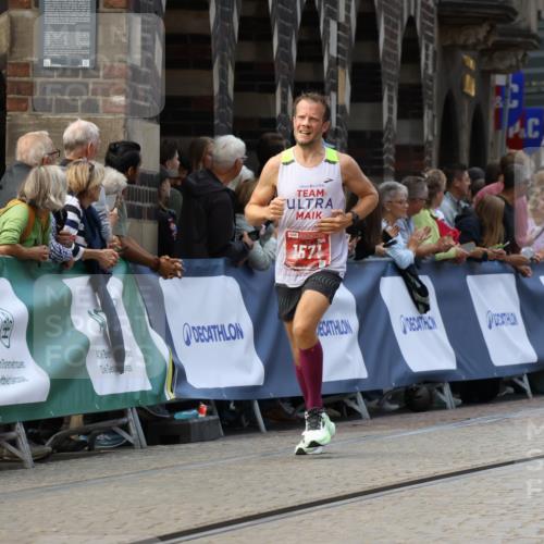 13.09.2026 - 21. swb-Marathon Bremen Strokosch-Dieckow http://msf.ph/oto/10306919 13.09.2026 13:00:32 Ziel 603, 671, 735, 912, 1571, 1758, 1911, 1930, 7015, 7170, 8689, 371, 453, 1136, 2141, 4904 meine-sportfotos.de