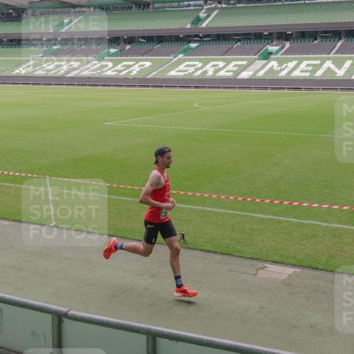 13.09.2026 - 21. swb-Marathon Bremen Michael Burmester http://msf.ph/oto/10306959 13.09.2026 12:30:27 Laufen im Stadion 314, 520, 547, 858, 934, 1168, 1214, 1357, 1453, 1639, 4474, 5212, 6485, 8285, 103, 206, 238, 322, 420, 841, 875, 1187, 1352, 1840, 1917, 2032, 2143, 4264 meine-sportfotos.de