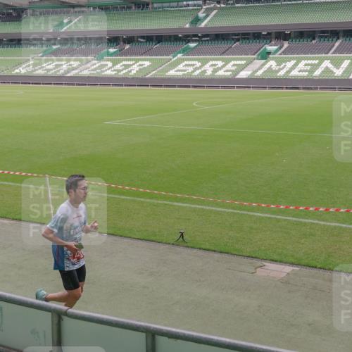 13.09.2026 - 21. swb-Marathon Bremen Michael Burmester http://msf.ph/oto/10306972 13.09.2026 12:30:33 Laufen im Stadion 314, 520, 547, 858, 934, 1168, 1214, 1357, 1453, 1639, 4474, 5212, 6485, 8285, 103, 206, 238, 322, 420, 841, 875, 1161, 1352, 1840, 1917, 2032, 3662, 4264 meine-sportfotos.de