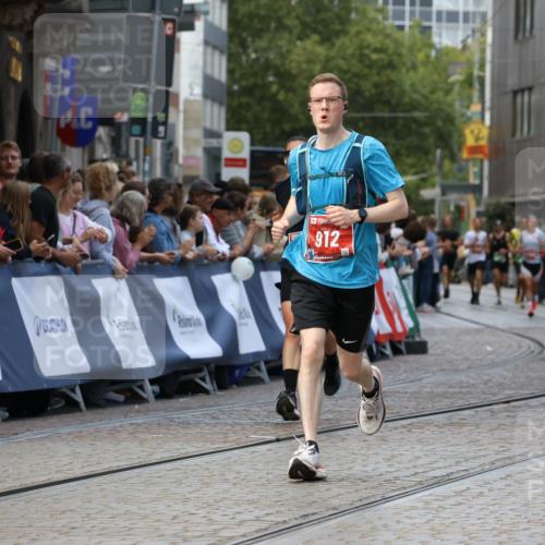 13.09.2026 - 21. swb-Marathon Bremen Strokosch-Dieckow http://msf.ph/oto/10306985 13.09.2026 13:00:37 Ziel 671, 912, 1571, 2683, 5776, 7015, 8689, 371, 453, 8749, 9849 meine-sportfotos.de