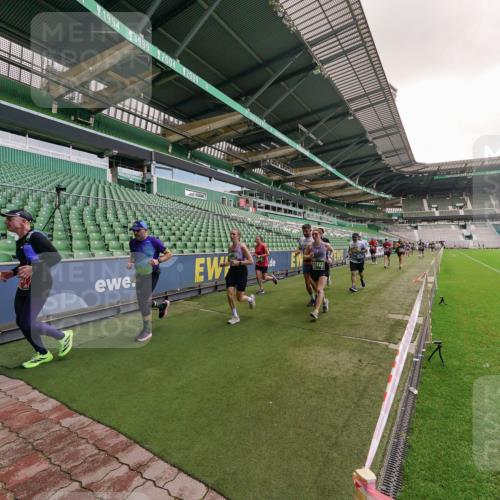 13.09.2026 - 21. swb-Marathon Bremen Michael Burmester http://msf.ph/oto/10306998 13.09.2026 13:00:26 Laufen im Stadion 135, 191, 226, 232, 242, 260, 318, 342, 440, 651, 687, 745, 972, 1080, 1166, 1209, 1368, 1493, 1494, 1516, 1650, 1861, 1935, 1963, 2088, 2210, 2289, 2293, 2306, 2322, 2370, 2409, 2427, 2481, 2485, 2490, 2517, 2560, 2561, 2570, 2627, 2658, 2686, 2700, 2708, 2781, 2806, 2827, 2899, 2906, 2914, 2953, 2961, 2967, 2979, 3015, 3076, 3105, 3124, 3145, 3168, 3173, 3190, 3233, 3273, 3354, 3375, 3385, 3480, 3516, 3524, 3531, 3642, 3652, 3729, 3774, 3855, 3856, 3861, 3930, 3934 meine-sportfotos.de