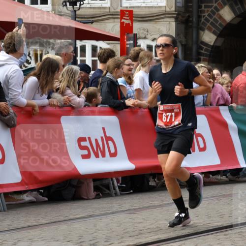 13.09.2026 - 21. swb-Marathon Bremen Strokosch-Dieckow http://msf.ph/oto/10307017 13.09.2026 13:00:42 Ziel 671, 912, 1550, 1754, 2683, 5776, 7015, 8689, 6359, 8749, 9849 meine-sportfotos.de