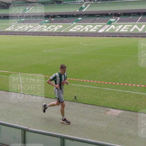 13.09.2026 - 21. swb-Marathon Bremen Michael Burmester http://msf.ph/oto/10307036 13.09.2026 12:31:40 Laufen im Stadion 417, 482, 573, 668, 943, 1020, 1126, 1168, 1214, 1357, 1507, 1639, 2100, 4474, 5212, 6485, 6507, 8044, 8285, 103, 358, 420, 553, 574, 649, 719, 959, 1161, 1253, 1256, 1352, 1391, 1428, 1525, 1724, 1783, 1917, 2032, 3662, 4264 meine-sportfotos.de