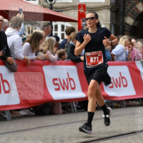 13.09.2026 - 21. swb-Marathon Bremen Strokosch-Dieckow http://msf.ph/oto/10307040 13.09.2026 13:00:42 Ziel 671, 912, 1550, 1754, 2683, 5776, 7015, 8689, 6359, 8749, 9849 meine-sportfotos.de