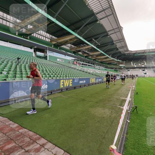 13.09.2026 - 21. swb-Marathon Bremen Michael Burmester http://msf.ph/oto/10307045 13.09.2026 13:00:33 Laufen im Stadion 135, 232, 242, 260, 318, 342, 440, 651, 687, 745, 1080, 1166, 1209, 1368, 1448, 1493, 1494, 1516, 1582, 1650, 1861, 1935, 1963, 2088, 2289, 2293, 2306, 2322, 2370, 2409, 2427, 2481, 2485, 2490, 2491, 2517, 2560, 2561, 2570, 2627, 2658, 2686, 2700, 2708, 2781, 2806, 2899, 2906, 2914, 2953, 2961, 2967, 3015, 3076, 3105, 3124, 3145, 3168, 3173, 3190, 3273, 3354, 3372, 3375, 3385, 3480, 3516, 3524, 3526, 3531, 3642, 3652, 3729, 3774, 3855, 3856, 3861, 3930 meine-sportfotos.de