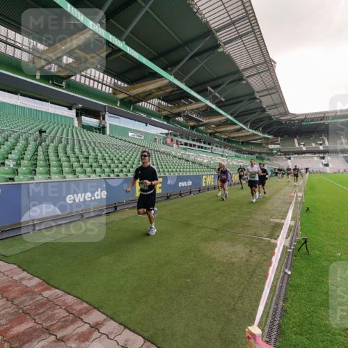 13.09.2026 - 21. swb-Marathon Bremen Michael Burmester http://msf.ph/oto/10307054 13.09.2026 13:00:35 Laufen im Stadion 135, 232, 242, 260, 282, 318, 342, 440, 651, 687, 745, 1080, 1166, 1209, 1368, 1448, 1493, 1494, 1516, 1582, 1650, 1861, 1935, 1963, 2088, 2289, 2293, 2306, 2322, 2370, 2409, 2427, 2481, 2485, 2490, 2491, 2517, 2560, 2561, 2570, 2627, 2658, 2686, 2700, 2708, 2781, 2806, 2899, 2906, 2914, 2953, 2961, 2967, 3015, 3076, 3105, 3124, 3145, 3168, 3173, 3190, 3273, 3354, 3372, 3375, 3385, 3480, 3516, 3524, 3526, 3531, 3642, 3652, 3729, 3774, 3855, 3856, 3861, 3930 meine-sportfotos.de