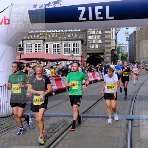 13.09.2026 - 21. swb-Marathon Bremen Tim E. http://msf.ph/oto/10307056 13.09.2026 10:50:40 Ziel 10170, 10233, 10525, 10840, 10923, 11111, 11178, 11497, 11499, 11622, 11680, 11742, 12045, 12078, 12269, 12447, 13562 meine-sportfotos.de
