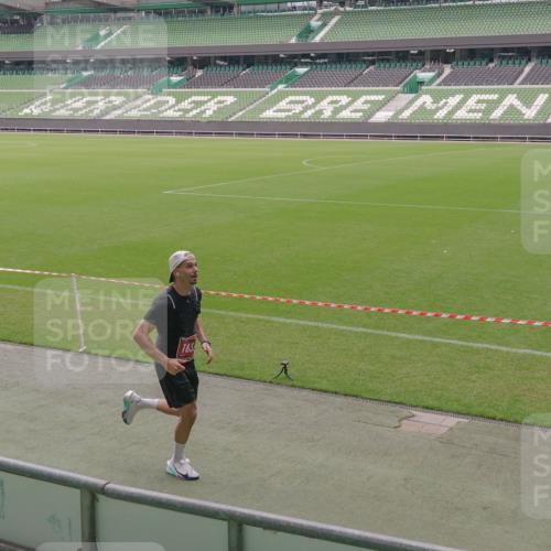 13.09.2026 - 21. swb-Marathon Bremen Michael Burmester http://msf.ph/oto/10307076 13.09.2026 12:31:59 Laufen im Stadion 417, 482, 573, 668, 943, 1020, 1126, 1357, 1507, 1606, 1629, 1639, 2100, 4474, 5212, 6485, 6507, 8044, 8285, 358, 420, 547, 553, 574, 649, 719, 858, 934, 959, 1161, 1253, 1256, 1352, 1391, 1428, 1525, 1724, 1783, 1917, 2032, 3662, 4264 meine-sportfotos.de