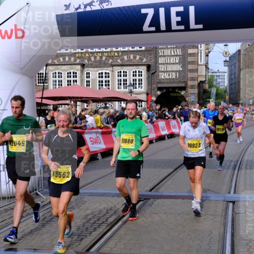 13.09.2026 - 21. swb-Marathon Bremen Tim E. http://msf.ph/oto/10307080 13.09.2026 10:50:40 Ziel 10170, 10233, 10525, 10840, 10923, 11111, 11178, 11497, 11499, 11622, 11680, 11742, 12045, 12078, 12269, 12447, 13562 meine-sportfotos.de