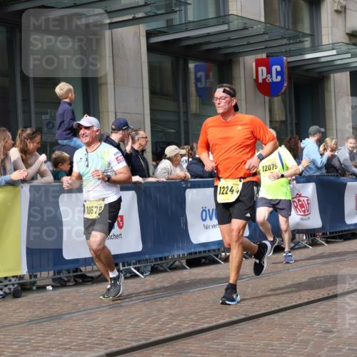 13.09.2026 - 21. swb-Marathon Bremen Strokosch-Dieckow http://msf.ph/oto/10307107 13.09.2026 10:53:48 Ziel 10579, 10708, 10822, 10947, 10996, 11010, 11206, 11290, 11329, 11361, 11476, 11765, 11843, 11989, 11998, 12075, 12244, 12356, 12435, 13531, 10141, 10174, 10222, 10227, 10255, 10478, 10479, 10626, 10684, 10685, 10838, 10845, 10886, 10905, 11242, 11446, 11489, 11502, 11590, 11596, 11800, 11950, 12056, 12119, 12308, 12331, 12341, 12405, 12492, 12515, 13597 meine-sportfotos.de