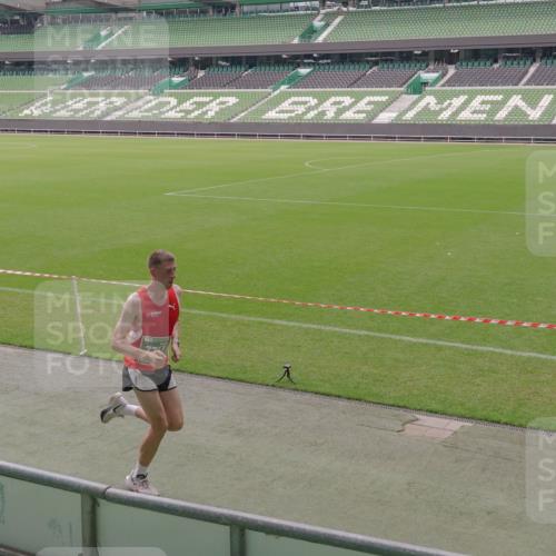 13.09.2026 - 21. swb-Marathon Bremen Michael Burmester http://msf.ph/oto/10307123 13.09.2026 12:32:23 Laufen im Stadion 417, 482, 573, 668, 943, 1020, 1126, 1507, 1606, 1629, 2100, 4474, 6507, 8044, 8285, 314, 358, 520, 547, 553, 574, 649, 719, 858, 934, 959, 1161, 1253, 1256, 1391, 1428, 1525, 1724, 1783, 1917, 3662, 4264 meine-sportfotos.de