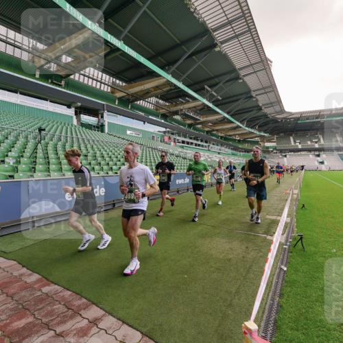 13.09.2026 - 21. swb-Marathon Bremen Michael Burmester http://msf.ph/oto/10307147 13.09.2026 13:00:50 Laufen im Stadion 135, 232, 242, 260, 282, 318, 342, 440, 651, 687, 745, 930, 1067, 1080, 1209, 1368, 1448, 1493, 1494, 1582, 1650, 1861, 1896, 1935, 1963, 2088, 2289, 2293, 2306, 2322, 2370, 2409, 2427, 2481, 2485, 2490, 2491, 2517, 2560, 2561, 2570, 2627, 2658, 2686, 2700, 2708, 2781, 2806, 2906, 2914, 2953, 2961, 2967, 3015, 3076, 3105, 3124, 3145, 3168, 3173, 3273, 3354, 3372, 3374, 3375, 3385, 3480, 3524, 3526, 3642, 3729, 3774, 3855, 3856, 3861, 3930 meine-sportfotos.de