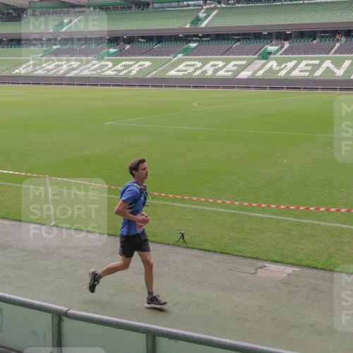 13.09.2026 - 21. swb-Marathon Bremen Michael Burmester http://msf.ph/oto/10307155 13.09.2026 12:32:38 Laufen im Stadion 417, 482, 573, 668, 943, 1020, 1126, 1507, 1606, 1629, 2100, 4474, 6507, 7741, 8044, 314, 358, 520, 547, 553, 574, 649, 719, 858, 934, 959, 1253, 1256, 1391, 1428, 1525, 1783 meine-sportfotos.de