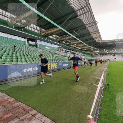 13.09.2026 - 21. swb-Marathon Bremen Michael Burmester http://msf.ph/oto/10307178 13.09.2026 13:00:55 Laufen im Stadion 135, 242, 260, 282, 318, 342, 440, 651, 687, 930, 1067, 1209, 1368, 1436, 1448, 1493, 1494, 1582, 1650, 1861, 1896, 1935, 1963, 2033, 2062, 2088, 2293, 2306, 2322, 2370, 2409, 2427, 2481, 2485, 2490, 2491, 2517, 2560, 2561, 2570, 2627, 2658, 2686, 2700, 2708, 2781, 2806, 2906, 2914, 2961, 2967, 3076, 3105, 3145, 3168, 3173, 3273, 3354, 3372, 3374, 3375, 3385, 3480, 3524, 3526, 3642, 3729, 3774, 3806, 3855, 3856, 3861, 3930 meine-sportfotos.de