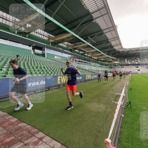 13.09.2026 - 21. swb-Marathon Bremen Michael Burmester http://msf.ph/oto/10307184 13.09.2026 13:00:56 Laufen im Stadion 135, 242, 260, 282, 318, 342, 440, 651, 687, 930, 1006, 1067, 1209, 1368, 1436, 1448, 1493, 1494, 1582, 1650, 1861, 1896, 1935, 1963, 2033, 2062, 2088, 2293, 2306, 2322, 2370, 2409, 2427, 2481, 2485, 2490, 2491, 2517, 2560, 2561, 2570, 2627, 2658, 2686, 2700, 2708, 2781, 2906, 2914, 2967, 3076, 3105, 3145, 3168, 3173, 3273, 3354, 3372, 3374, 3375, 3385, 3480, 3524, 3526, 3642, 3729, 3774, 3806, 3855, 3856, 3861, 3930 meine-sportfotos.de