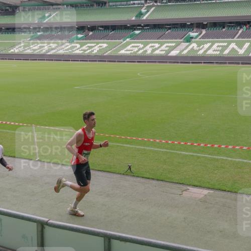 13.09.2026 - 21. swb-Marathon Bremen Michael Burmester http://msf.ph/oto/10307185 13.09.2026 12:32:42 Laufen im Stadion 417, 482, 573, 668, 943, 1020, 1126, 1507, 1606, 1629, 2100, 6507, 7741, 8044, 314, 358, 520, 547, 574, 649, 719, 858, 934, 959, 1253, 1391, 1428, 1525, 1783 meine-sportfotos.de