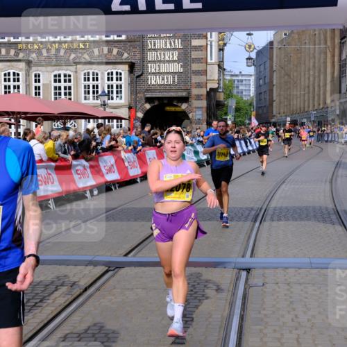 13.09.2026 - 21. swb-Marathon Bremen Tim E. http://msf.ph/oto/10307201 13.09.2026 10:50:45 Ziel 10170, 10233, 10525, 10840, 10923, 11178, 11220, 11276, 11497, 11499, 11622, 11664, 11680, 11742, 11774, 12045, 12078, 12269, 12447, 13562 meine-sportfotos.de