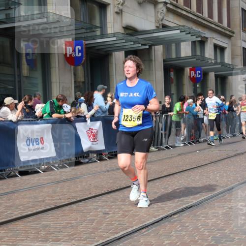 13.09.2026 - 21. swb-Marathon Bremen Strokosch-Dieckow http://msf.ph/oto/10307240 13.09.2026 10:53:52 Ziel 10359, 10503, 10577, 10749, 10822, 10837, 10947, 10996, 11010, 11099, 11118, 11290, 11329, 11361, 11476, 11765, 11843, 11989, 11998, 12075, 12356, 12435, 13531, 10141, 10174, 10222, 10227, 10255, 10478, 10479, 10579, 10626, 10684, 10685, 10708, 10838, 10845, 10905, 11206, 11242, 11446, 11489, 11502, 11596, 11800, 11950, 12075, 12119, 12244, 12331, 12341, 12405, 12492, 12515, 13597 meine-sportfotos.de