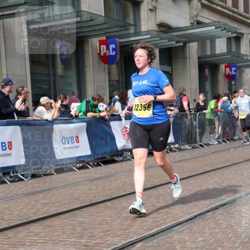 13.09.2026 - 21. swb-Marathon Bremen Strokosch-Dieckow http://msf.ph/oto/10307259 13.09.2026 10:53:52 Ziel 10359, 10503, 10577, 10749, 10822, 10837, 10947, 10996, 11010, 11099, 11118, 11290, 11329, 11361, 11476, 11765, 11843, 11989, 11998, 12075, 12356, 12435, 13531, 10141, 10174, 10222, 10227, 10255, 10478, 10479, 10579, 10626, 10684, 10685, 10708, 10838, 10845, 10905, 11206, 11242, 11446, 11489, 11502, 11596, 11800, 11950, 12075, 12119, 12244, 12331, 12341, 12405, 12492, 12515, 13597 meine-sportfotos.de