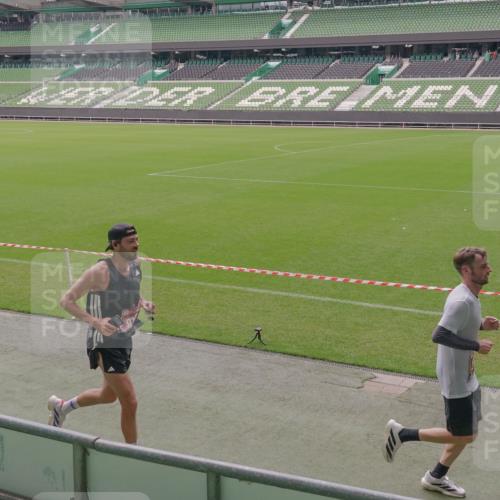 13.09.2026 - 21. swb-Marathon Bremen Michael Burmester http://msf.ph/oto/10307267 13.09.2026 12:34:03 Laufen im Stadion 250, 272, 299, 525, 919, 1089, 1212, 1606, 1629, 2072, 5428, 7741, 314, 520, 573, 1168, 1214, 1357, 1453, 1639, 4474, 5212, 6485, 6507, 8285 meine-sportfotos.de
