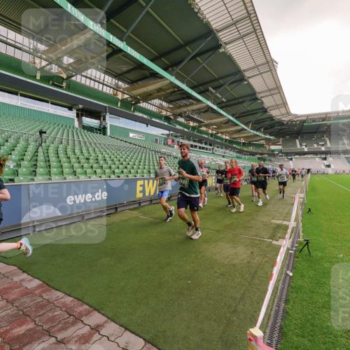 13.09.2026 - 21. swb-Marathon Bremen Michael Burmester http://msf.ph/oto/10307270 13.09.2026 13:01:14 Laufen im Stadion 135, 150, 242, 260, 282, 318, 342, 440, 531, 651, 687, 930, 946, 1006, 1067, 1209, 1368, 1436, 1448, 1493, 1494, 1582, 1650, 1861, 1896, 1935, 1963, 2033, 2047, 2062, 2088, 2293, 2306, 2322, 2370, 2409, 2427, 2485, 2490, 2491, 2517, 2560, 2561, 2627, 2638, 2658, 2686, 2700, 2708, 2781, 2906, 2914, 2967, 2987, 3076, 3105, 3145, 3168, 3173, 3273, 3334, 3354, 3372, 3374, 3375, 3385, 3392, 3480, 3524, 3526, 3527, 3642, 3667, 3729, 3774, 3806, 3855, 3856, 3861, 3930 meine-sportfotos.de