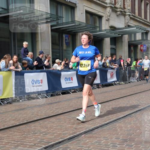 13.09.2026 - 21. swb-Marathon Bremen Strokosch-Dieckow http://msf.ph/oto/10307272 13.09.2026 10:53:52 Ziel 10359, 10503, 10577, 10749, 10822, 10837, 10947, 10996, 11010, 11099, 11118, 11290, 11329, 11361, 11476, 11765, 11843, 11989, 11998, 12075, 12356, 12435, 13531, 10141, 10174, 10222, 10227, 10255, 10478, 10479, 10579, 10626, 10684, 10685, 10708, 10838, 10845, 10905, 11206, 11242, 11446, 11489, 11502, 11596, 11800, 11950, 12075, 12119, 12244, 12331, 12341, 12405, 12492, 12515, 13597 meine-sportfotos.de