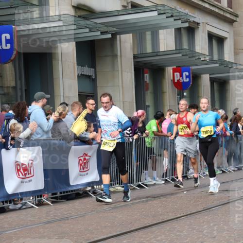 13.09.2026 - 21. swb-Marathon Bremen Strokosch-Dieckow http://msf.ph/oto/10307312 13.09.2026 10:53:54 Ziel 10359, 10503, 10577, 10749, 10822, 10837, 10884, 10947, 10996, 11010, 11099, 11118, 11290, 11329, 11361, 11476, 11765, 11843, 11989, 11998, 12356, 12435, 13531, 10141, 10174, 10222, 10227, 10255, 10478, 10579, 10684, 10685, 10708, 10838, 10845, 10905, 11206, 11242, 11446, 11489, 11502, 11596, 11800, 11950, 12075, 12119, 12244, 12331, 12341, 12356, 12405, 12435, 12492, 12515, 13597 meine-sportfotos.de