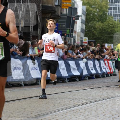 13.09.2026 - 21. swb-Marathon Bremen Strokosch-Dieckow http://msf.ph/oto/10307323 13.09.2026 13:00:57 Ziel 371, 453, 1136, 1550, 1754, 2141, 4904, 1619, 3019, 5663 meine-sportfotos.de