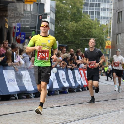 13.09.2026 - 21. swb-Marathon Bremen Strokosch-Dieckow http://msf.ph/oto/10307389 13.09.2026 13:01:00 Ziel 371, 453, 1136, 1550, 1754, 2141, 4904, 8749, 1619, 3019, 5663 meine-sportfotos.de