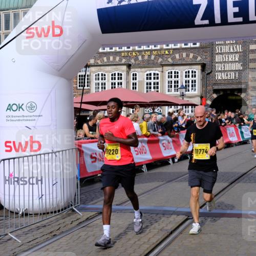 13.09.2026 - 21. swb-Marathon Bremen Tim E. http://msf.ph/oto/10307391 13.09.2026 10:50:53 Ziel 10233, 10267, 10525, 10764, 10840, 11220, 11276, 11622, 11664, 11742, 11753, 11774, 12052, 12078, 12309, 12447, 12488, 13544 meine-sportfotos.de