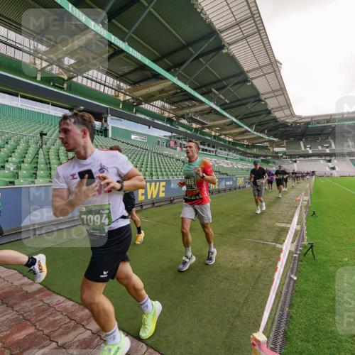 13.09.2026 - 21. swb-Marathon Bremen Michael Burmester http://msf.ph/oto/10307392 13.09.2026 13:01:38 Laufen im Stadion 150, 242, 282, 318, 440, 531, 651, 687, 722, 930, 946, 1006, 1067, 1163, 1250, 1436, 1448, 1582, 1650, 1896, 1963, 2033, 2047, 2062, 2292, 2293, 2306, 2322, 2345, 2370, 2378, 2409, 2427, 2485, 2490, 2491, 2560, 2561, 2627, 2638, 2658, 2666, 2668, 2700, 2708, 2781, 2906, 2967, 2987, 3013, 3044, 3145, 3163, 3164, 3168, 3173, 3187, 3248, 3294, 3334, 3372, 3374, 3375, 3385, 3392, 3480, 3524, 3526, 3527, 3603, 3642, 3667, 3721, 3729, 3774, 3806, 3856, 4000, 4506 meine-sportfotos.de