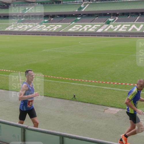 13.09.2026 - 21. swb-Marathon Bremen Michael Burmester http://msf.ph/oto/10307439 13.09.2026 12:36:22 Laufen im Stadion 365, 850, 1288, 1485, 1550, 1583, 1875, 1993, 2073, 3617, 4232, 7244, 7692, 7768, 8075, 8729, 13033, 482, 525, 668, 943, 1020, 1126, 1212, 1507, 1606, 1629, 2100, 5428, 7741, 8044 meine-sportfotos.de