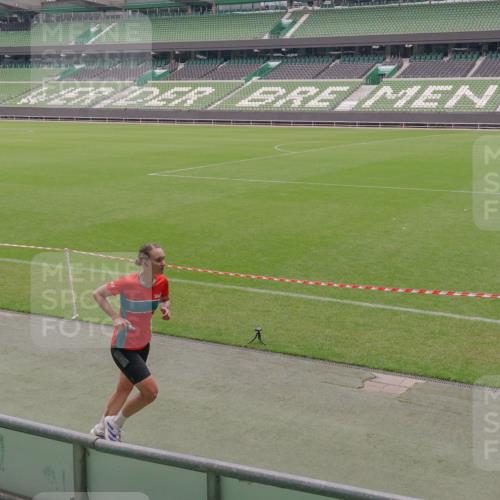 13.09.2026 - 21. swb-Marathon Bremen Michael Burmester http://msf.ph/oto/10307453 13.09.2026 12:36:25 Laufen im Stadion 365, 850, 1288, 1485, 1550, 1583, 1875, 1993, 2073, 3617, 4232, 7244, 7692, 7768, 8075, 8729, 13033, 482, 525, 668, 943, 1020, 1126, 1212, 1507, 1606, 1629, 2072, 2100, 5428, 7741 meine-sportfotos.de