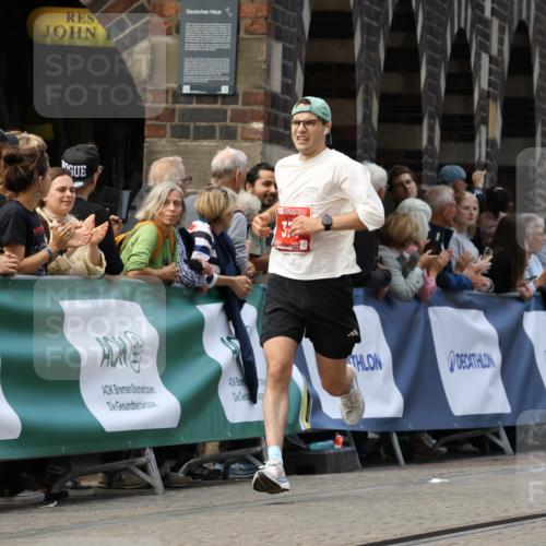 13.09.2026 - 21. swb-Marathon Bremen Strokosch-Dieckow http://msf.ph/oto/10307465 13.09.2026 13:01:06 Ziel 371, 453, 2141, 4904, 8749, 9849, 1411, 1619, 3019, 4328, 5663 meine-sportfotos.de