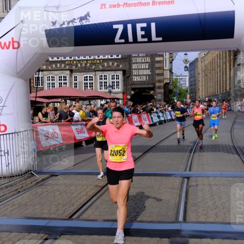 13.09.2026 - 21. swb-Marathon Bremen Tim E. http://msf.ph/oto/10307477 13.09.2026 10:50:57 Ziel 10267, 10764, 11076, 11220, 11276, 11664, 11742, 11753, 11774, 11961, 12052, 12070, 12309, 12488, 13544 meine-sportfotos.de