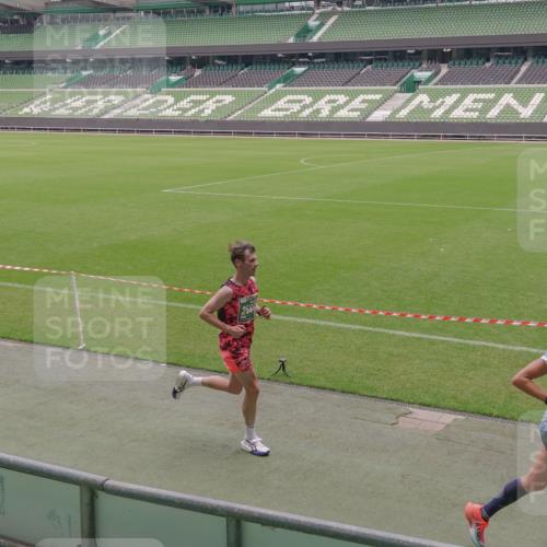 13.09.2026 - 21. swb-Marathon Bremen Michael Burmester http://msf.ph/oto/10307497 13.09.2026 12:36:47 Laufen im Stadion 365, 466, 658, 850, 1288, 1385, 1485, 1550, 1583, 1754, 1875, 1993, 2073, 2585, 3617, 4232, 7244, 7692, 7768, 8075, 8729, 13033, 299, 482, 525, 668, 919, 1212, 1606, 1629, 2072, 5428, 7741 meine-sportfotos.de