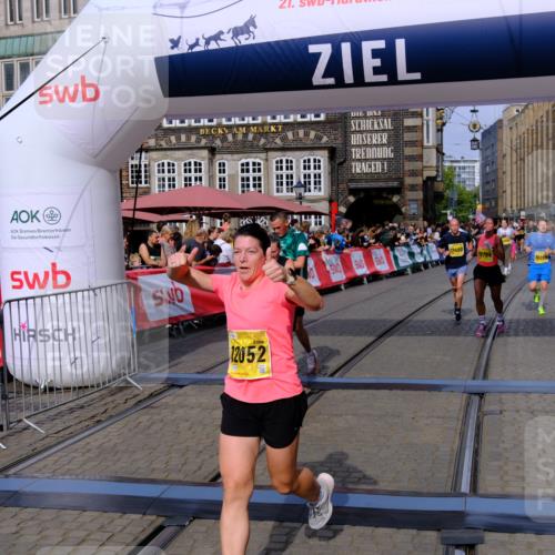 13.09.2026 - 21. swb-Marathon Bremen Tim E. http://msf.ph/oto/10307501 13.09.2026 10:50:57 Ziel 10267, 10764, 11076, 11220, 11276, 11664, 11742, 11753, 11774, 11961, 12052, 12070, 12309, 12488, 13544 meine-sportfotos.de