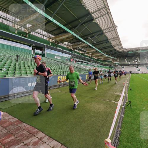 13.09.2026 - 21. swb-Marathon Bremen Michael Burmester http://msf.ph/oto/10307504 13.09.2026 13:01:55 Laufen im Stadion 150, 242, 282, 318, 440, 531, 687, 722, 930, 936, 946, 1006, 1067, 1163, 1250, 1436, 1448, 1582, 1896, 2033, 2047, 2062, 2292, 2345, 2364, 2370, 2378, 2409, 2427, 2485, 2490, 2491, 2560, 2561, 2627, 2638, 2658, 2666, 2668, 2708, 2781, 2967, 2987, 3013, 3044, 3163, 3164, 3173, 3187, 3248, 3258, 3294, 3334, 3372, 3374, 3375, 3385, 3392, 3524, 3526, 3527, 3603, 3642, 3667, 3721, 3774, 3806, 3852, 3856, 3893, 4000, 4506, 4558 meine-sportfotos.de