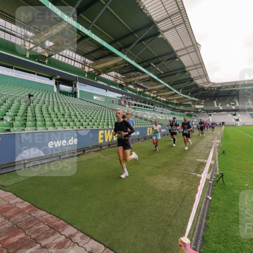 13.09.2026 - 21. swb-Marathon Bremen Michael Burmester http://msf.ph/oto/10307512 13.09.2026 13:01:56 Laufen im Stadion 150, 242, 282, 318, 440, 531, 687, 722, 930, 936, 946, 1006, 1067, 1163, 1250, 1436, 1448, 1582, 1896, 2033, 2047, 2062, 2292, 2345, 2364, 2370, 2378, 2409, 2427, 2485, 2490, 2491, 2560, 2561, 2627, 2638, 2658, 2666, 2668, 2708, 2781, 2967, 2987, 3013, 3044, 3163, 3164, 3173, 3187, 3248, 3258, 3294, 3334, 3372, 3374, 3375, 3385, 3392, 3524, 3526, 3527, 3603, 3642, 3667, 3721, 3774, 3806, 3852, 3856, 3893, 4000, 4506, 4558 meine-sportfotos.de
