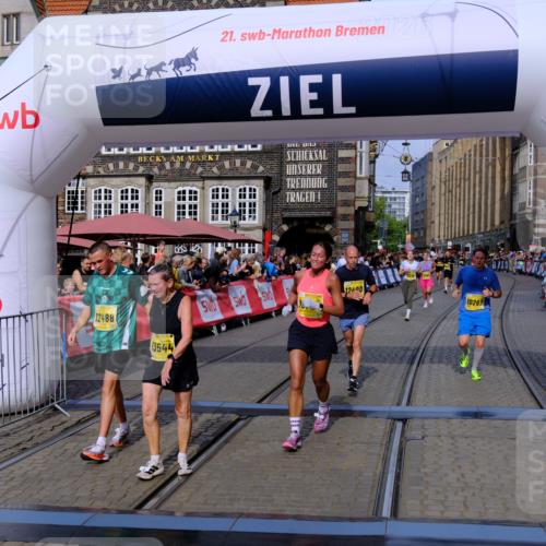 13.09.2026 - 21. swb-Marathon Bremen Tim E. http://msf.ph/oto/10307535 13.09.2026 10:50:59 Ziel 10267, 10764, 11076, 11220, 11276, 11664, 11753, 11774, 11961, 12052, 12070, 12309, 12488, 12560, 13544 meine-sportfotos.de