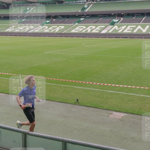 13.09.2026 - 21. swb-Marathon Bremen Michael Burmester http://msf.ph/oto/10307537 13.09.2026 12:37:09 Laufen im Stadion 365, 466, 658, 850, 1090, 1288, 1385, 1485, 1583, 1754, 1993, 2073, 2585, 3617, 7244, 7692, 7768, 8075, 8081, 8729, 13033, 299, 525, 919, 1089, 1212, 1606, 1629, 2072, 5428, 7741 meine-sportfotos.de