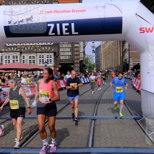 13.09.2026 - 21. swb-Marathon Bremen Tim E. http://msf.ph/oto/10307545 13.09.2026 10:51:00 Ziel 10267, 10764, 11076, 11170, 11220, 11276, 11664, 11753, 11774, 11961, 12052, 12070, 12179, 12309, 12488, 12560, 13544 meine-sportfotos.de