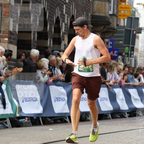 13.09.2026 - 21. swb-Marathon Bremen Strokosch-Dieckow http://msf.ph/oto/10307552 13.09.2026 13:01:11 Ziel 371, 6359, 8749, 9849, 1411, 3019, 4328, 5996 meine-sportfotos.de