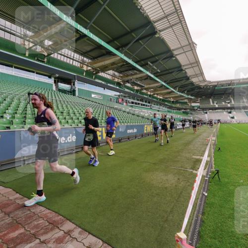 13.09.2026 - 21. swb-Marathon Bremen Michael Burmester http://msf.ph/oto/10307557 13.09.2026 13:02:04 Laufen im Stadion 150, 242, 282, 318, 440, 531, 687, 722, 930, 936, 946, 1006, 1067, 1163, 1250, 1436, 1448, 1582, 1896, 2033, 2047, 2062, 2276, 2292, 2345, 2364, 2370, 2378, 2409, 2421, 2485, 2490, 2491, 2560, 2561, 2627, 2638, 2658, 2666, 2668, 2779, 2781, 2967, 2987, 3013, 3044, 3114, 3163, 3164, 3187, 3248, 3258, 3294, 3334, 3372, 3374, 3375, 3385, 3392, 3496, 3524, 3526, 3527, 3576, 3585, 3603, 3642, 3667, 3721, 3806, 3852, 3893, 4000, 4506, 4558 meine-sportfotos.de