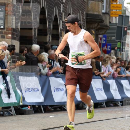 13.09.2026 - 21. swb-Marathon Bremen Strokosch-Dieckow http://msf.ph/oto/10307563 13.09.2026 13:01:11 Ziel 371, 6359, 8749, 9849, 1411, 3019, 4328, 5996 meine-sportfotos.de
