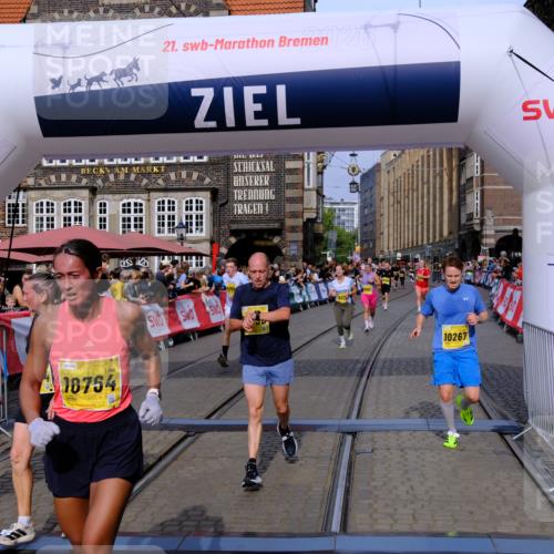 13.09.2026 - 21. swb-Marathon Bremen Tim E. http://msf.ph/oto/10307583 13.09.2026 10:51:00 Ziel 10267, 10764, 11076, 11170, 11220, 11276, 11664, 11753, 11774, 11961, 12052, 12070, 12179, 12309, 12488, 12560, 13544 meine-sportfotos.de